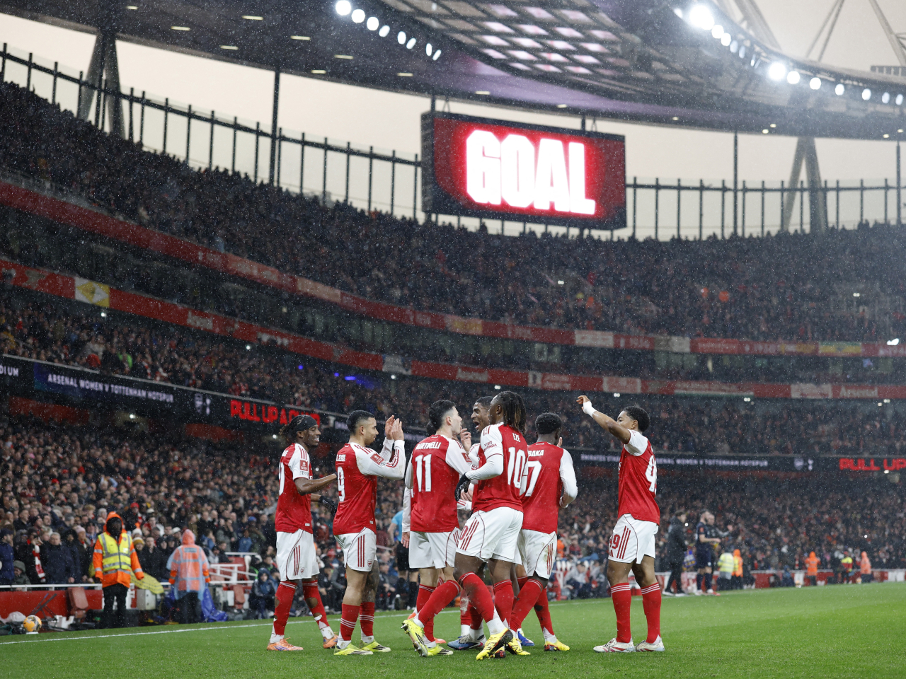 阿仙奴大勝韋根晉級。（路透社）