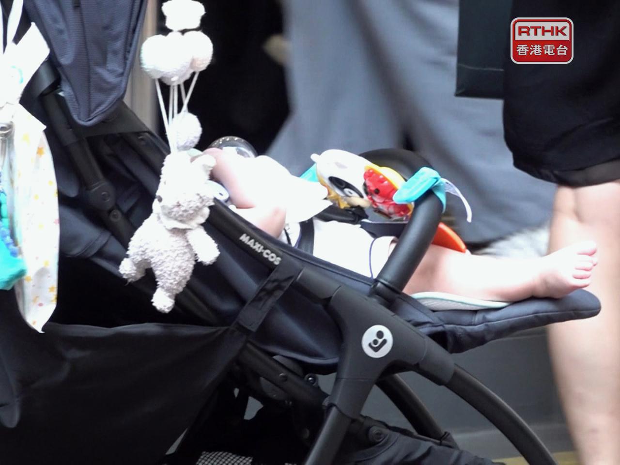 香港嬰兒死亡率由1951年的每千名登記活產嬰兒有91.8人死亡，顯著下降至2024年的1.7人。（港台圖片）