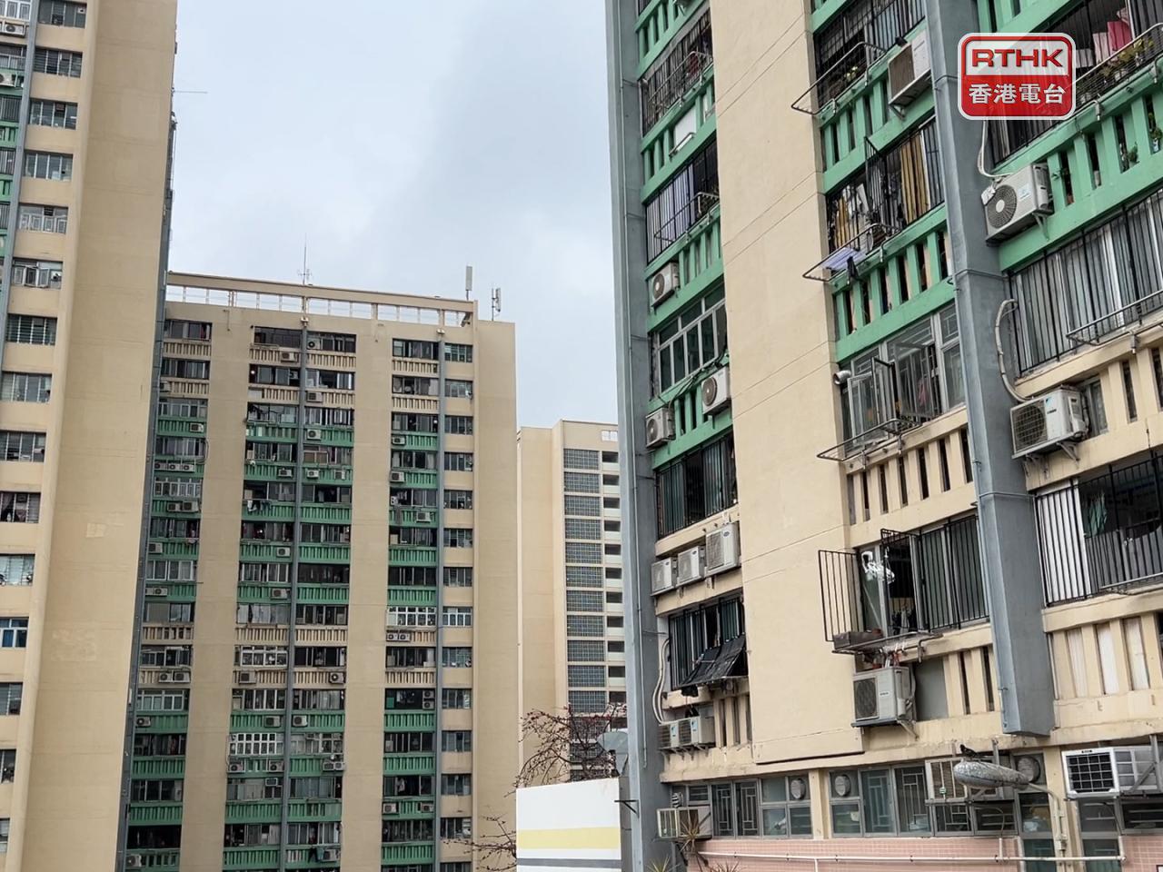 愛民邨各座大廈的食水供應已於今日清晨5時恢復。（港台圖片）