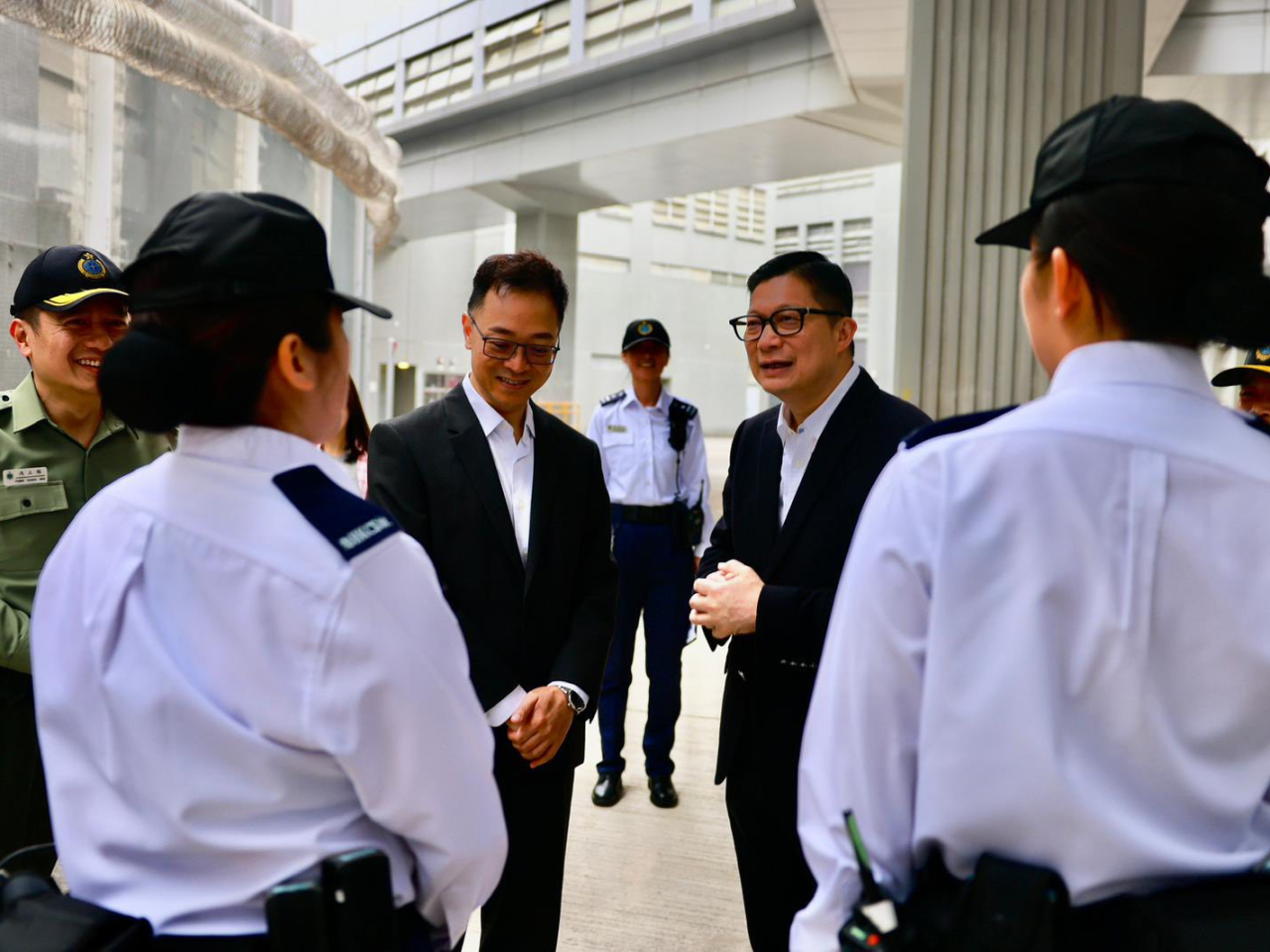 鄧炳強到羅湖懲教所進行探訪。（鄧炳強社交網站圖片）