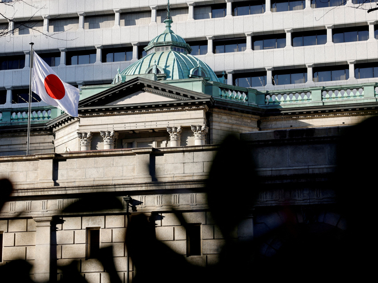 IMF指出，日本政府應保持央行獨立性與公信力，不要過度干預貨幣政策，將有助穩定通脹預期。（路透社資料圖片）