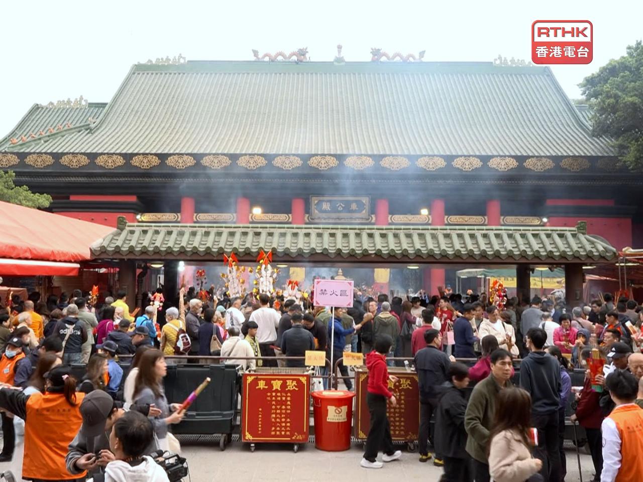 車公廟由早上9時至中午12時，共有10739人次進廟。（梁禎祥攝）