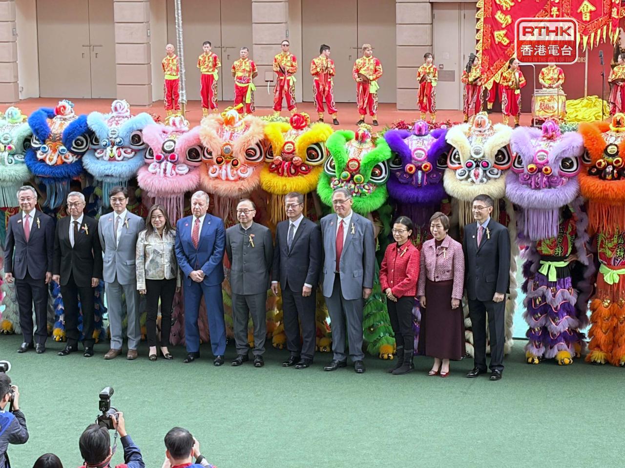 馬會行政總裁應家柏表示，今天的「馬年賽馬日」取得的「開門紅」，感到非常滿意。（鄧鈞尤攝）