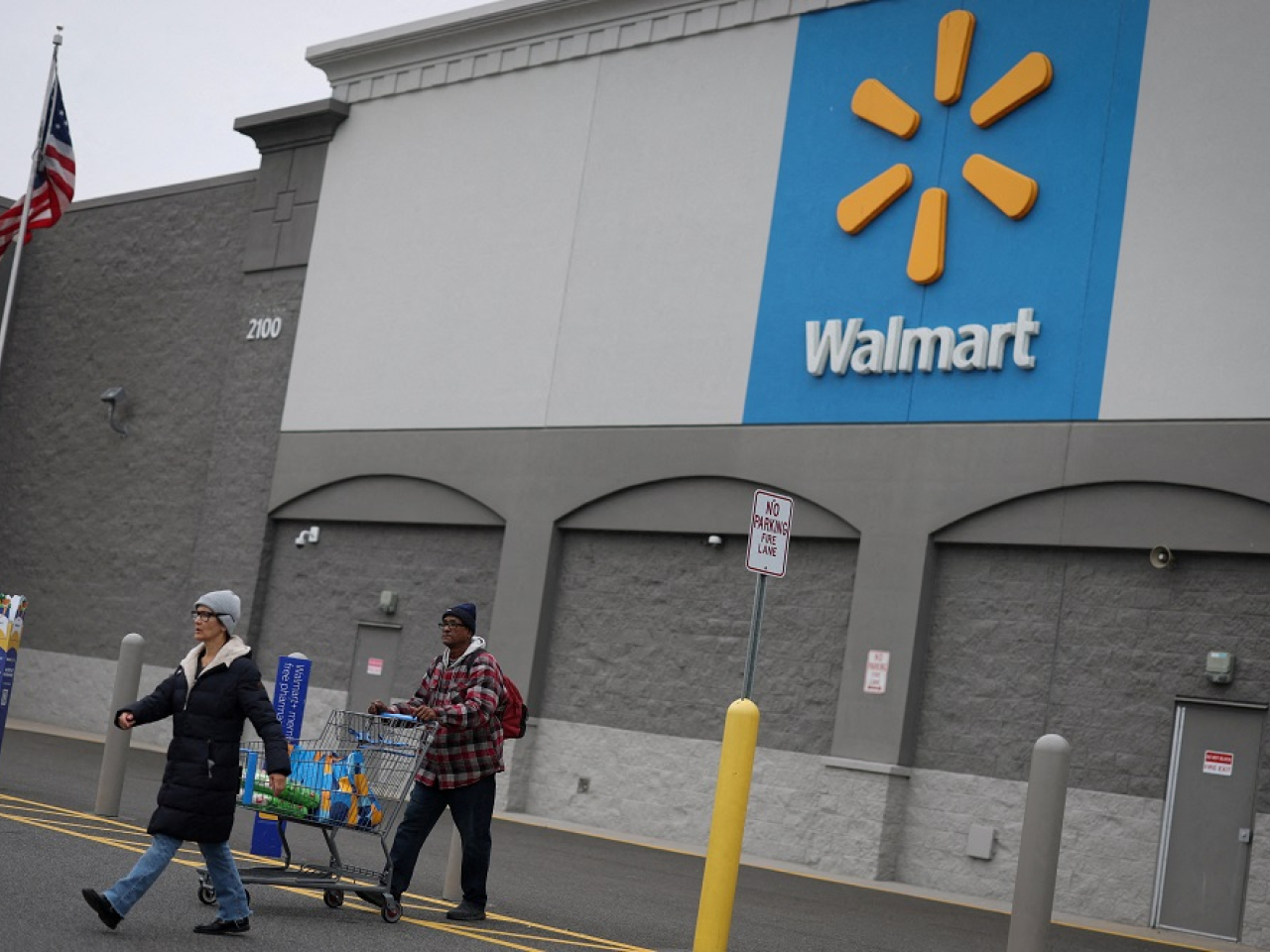 Walmart dipped 1.4 percent after new CEO John Furner kicked off his tenure with a conservative fiscal 2027 forecast. File photo: Reuters