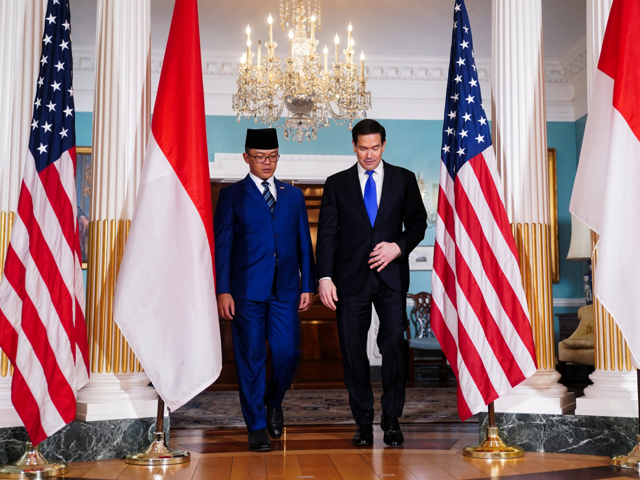 美國國務卿魯比奧(右)與印尼外長會面。(路透社)