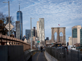 美國去年第4季國內生產總值以年率計按季增長1.4%，遠遜預期，全年經濟增長2.2%，慢過2024年的2.8%。（路透社資料圖片）