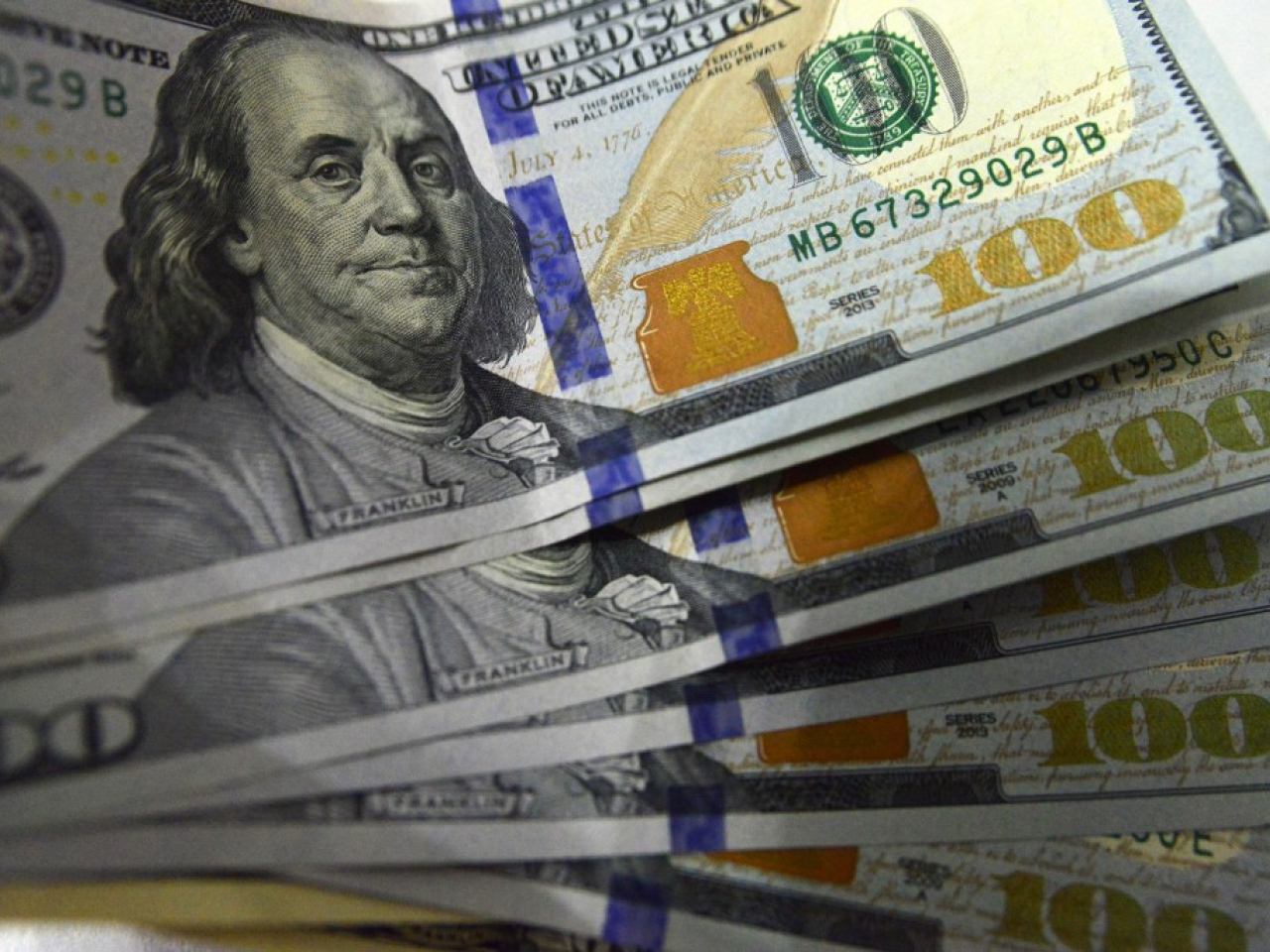 美元指數在97.8附近，跌幅0.1%。全星期升約1%。（法新社資料圖片）