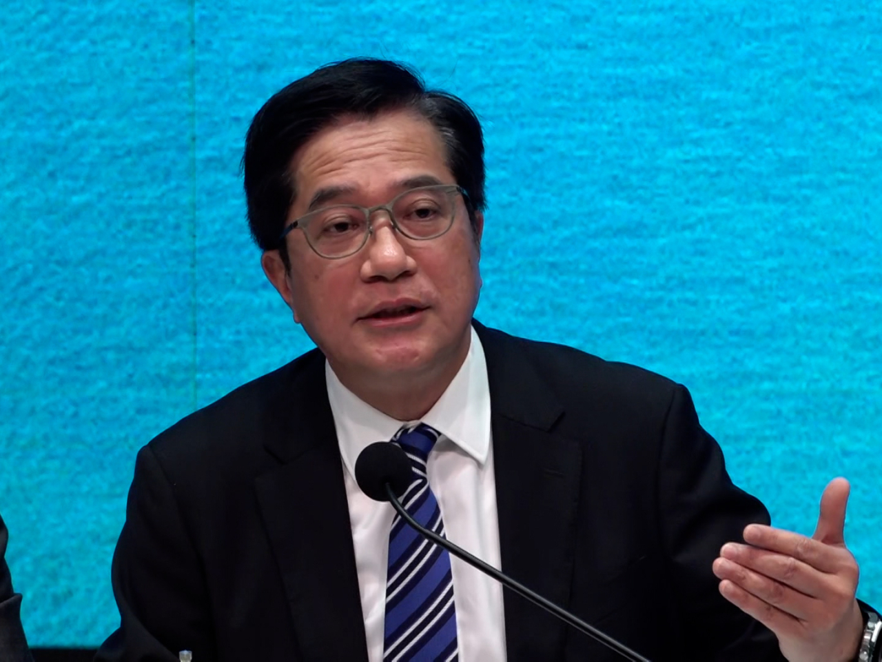 黃偉綸將於下午3時舉行記者會，公布宏福苑長遠居住安排方案。（港台圖片）