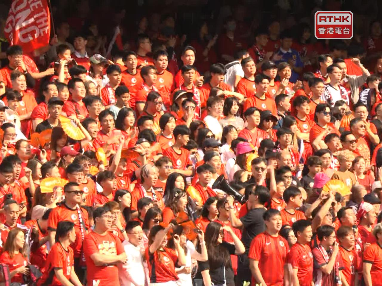 在香港大球場上演的賀歲盃，吸引超過14000人入場觀賞。（鍾家銘攝）