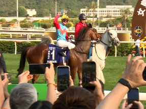 Ka Ying Rising makes HK racing history with 18th win