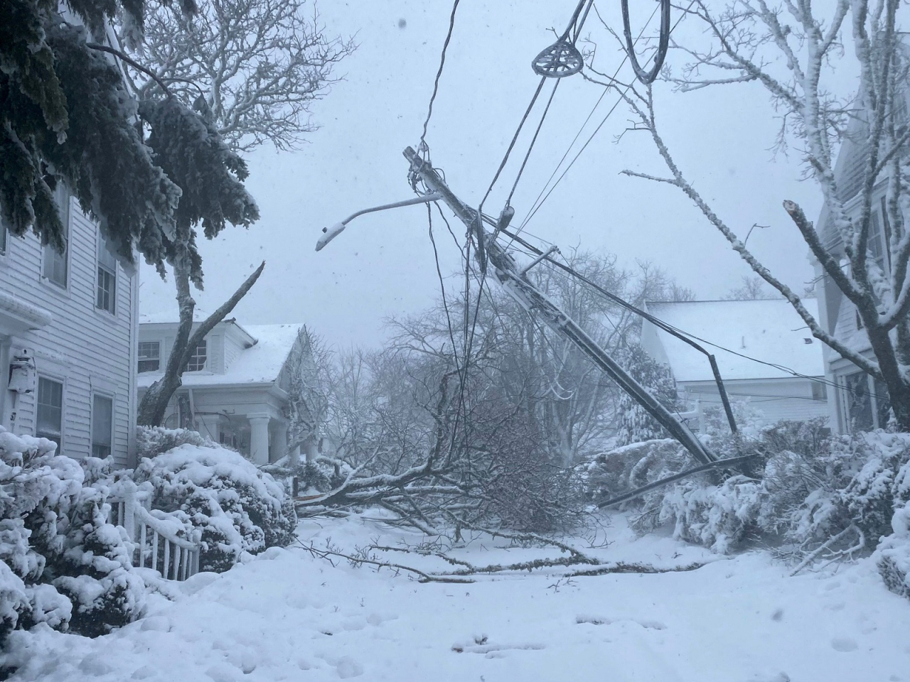 Hundreds of thousands of homes and businesses were left without power in the wake of the blizzard. Photo: Reuters