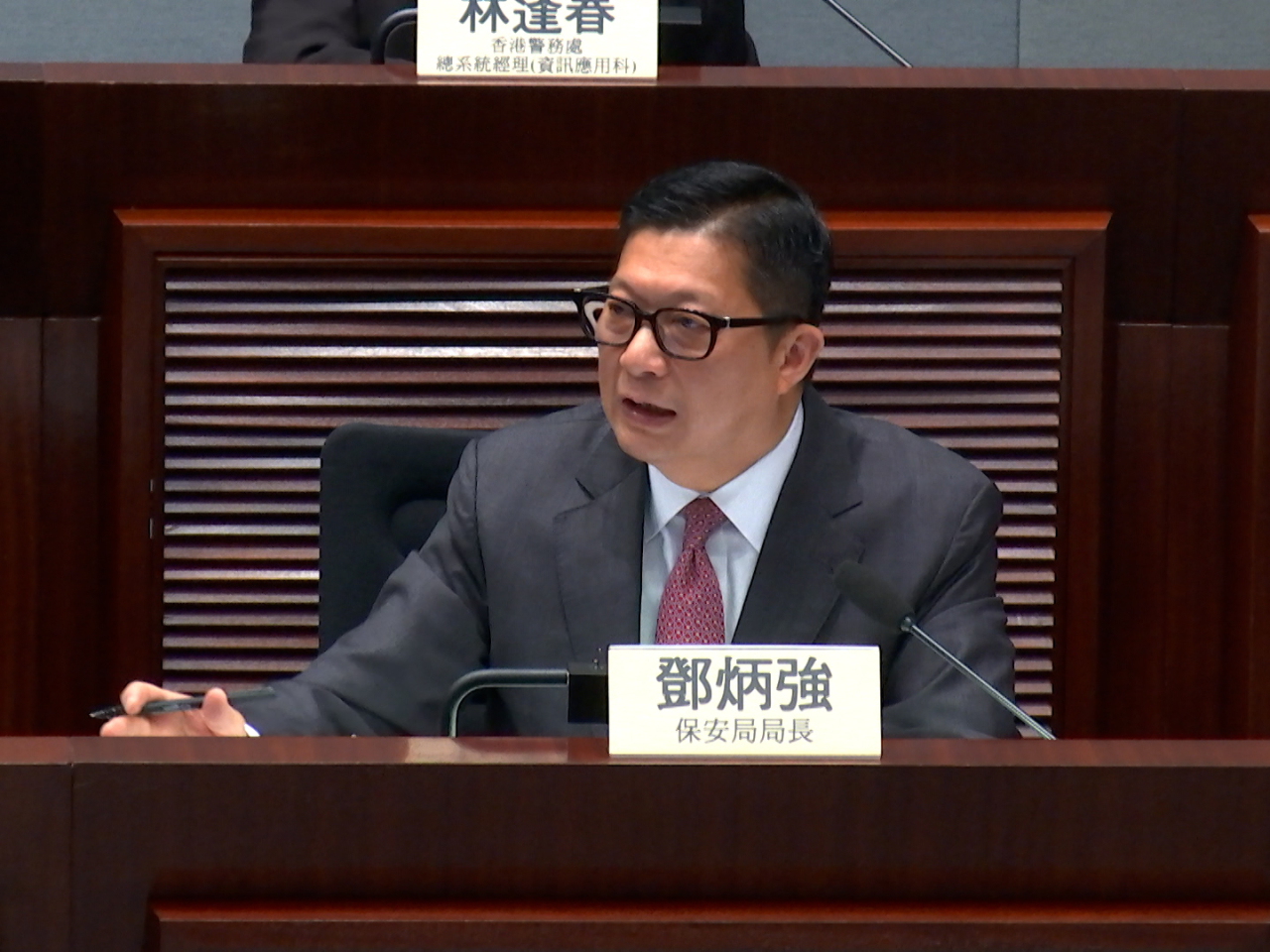 鄧炳強表示，自己是實事求是的人，不會將開支誇大，然後在議會內作出刪減以顯示有做事。