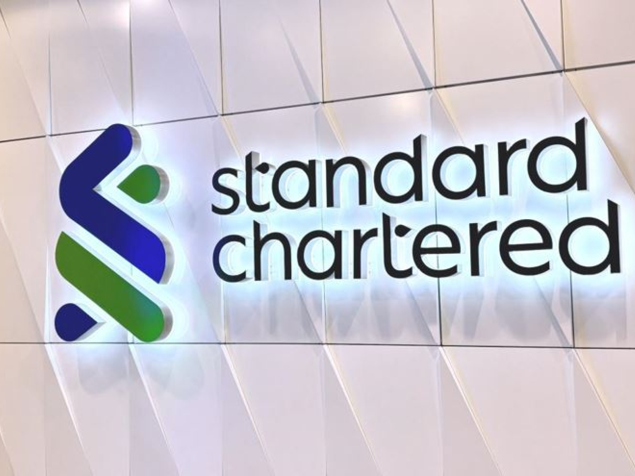Standard Chartered said its pre-tax profit for 2025 climbed 16 percent year on year to US$6.96 billion. Photo: RTHK