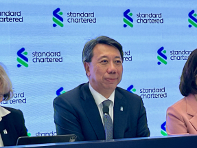 洪丕正稱今年開局表現良好，資本市場融資業務表現強勁，財富管理業務勢頭亦良好。（羅煒皓攝）