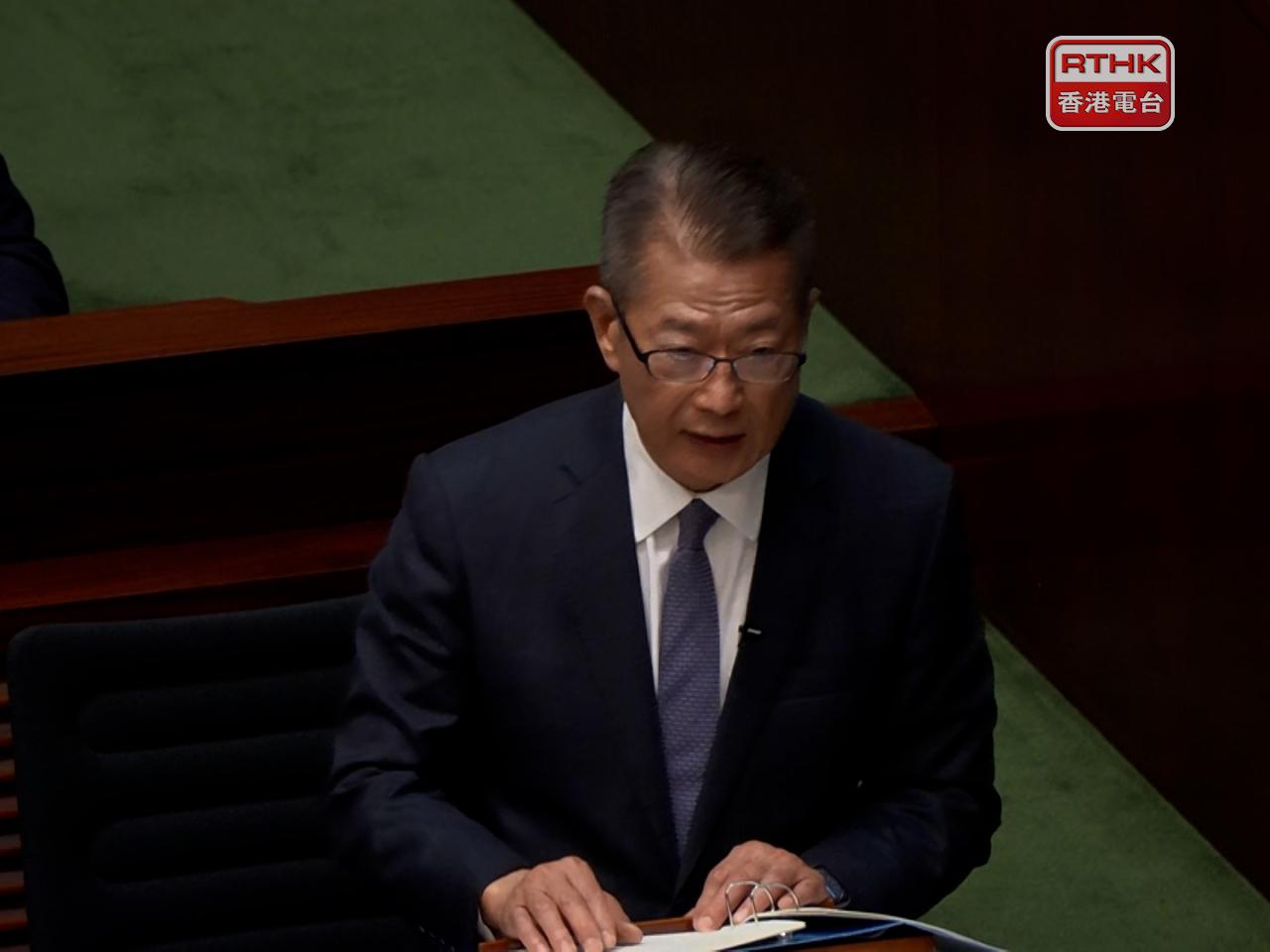 陳茂波指，將於下月就加強規管放債人發表諮詢結果及具體措施，以處理過度借貸問題及更好保障市民。（梁禎祥攝）