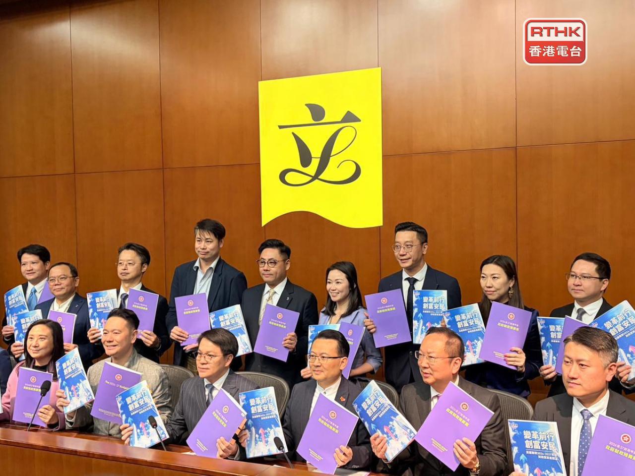 陳克勤認為一刀切終止計劃，或會令本港電動車發展放緩，甚至影響整個產業鏈。（鄧鈞尤攝）