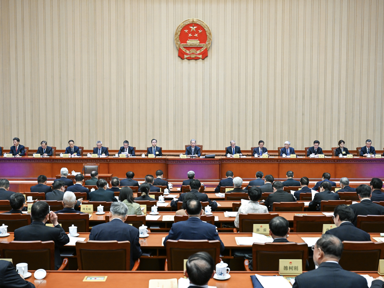 全國人大常委會會議下午在北京人民大會堂召開，人大委員長趙樂際主持。（新華社）