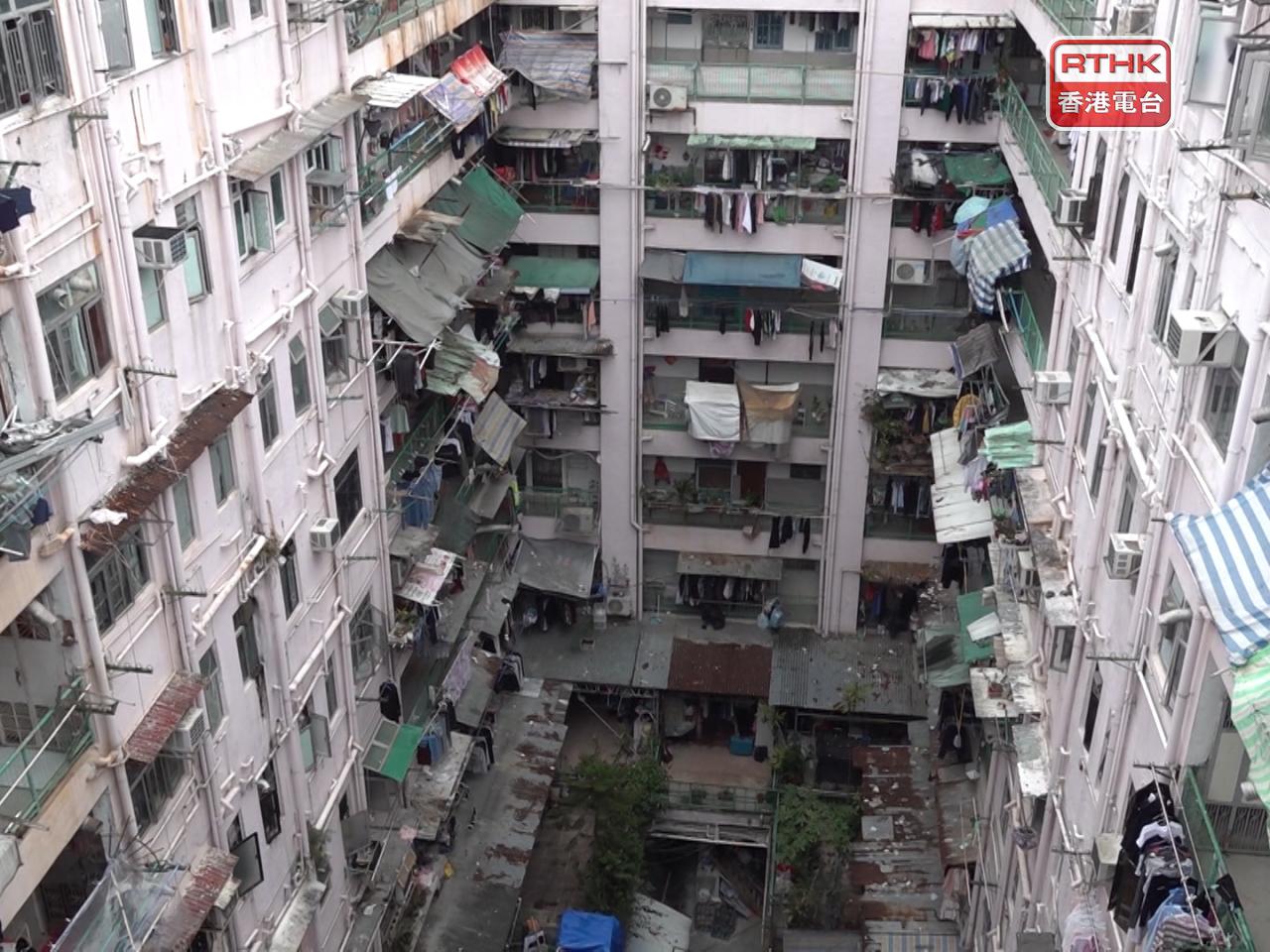 政府會預留30億元，以便經檢視「樓宇更新大行動2.0」後，於明年制訂全新樓宇維修資助計劃。（港台圖片）