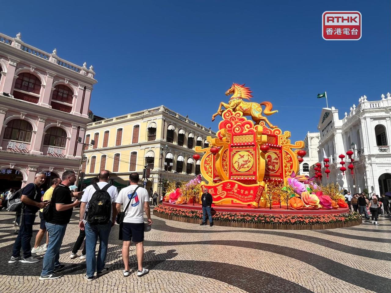 澳門金管局指，將財政儲備動態調整到各大類資產板塊，適度優化債券和股票組合結構，引入優質資產，令去年獲得理想投資收益。（鄭月明攝）