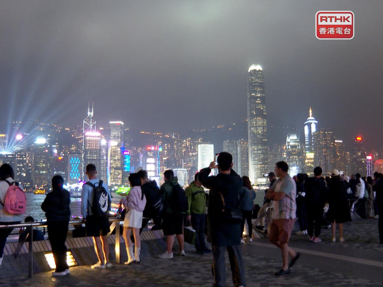 陳茂波形容，幻彩詠香江將會變陣，改為在不同地區舉辦3D光影巡禮。（港台圖片）