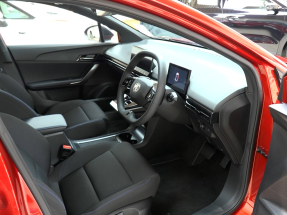 財政預算案｜車行稱不少顧客冀享首次登記稅寬減　趕購入電動車