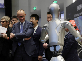 Merz gets lay of land in trip to Hangzhou tech hub