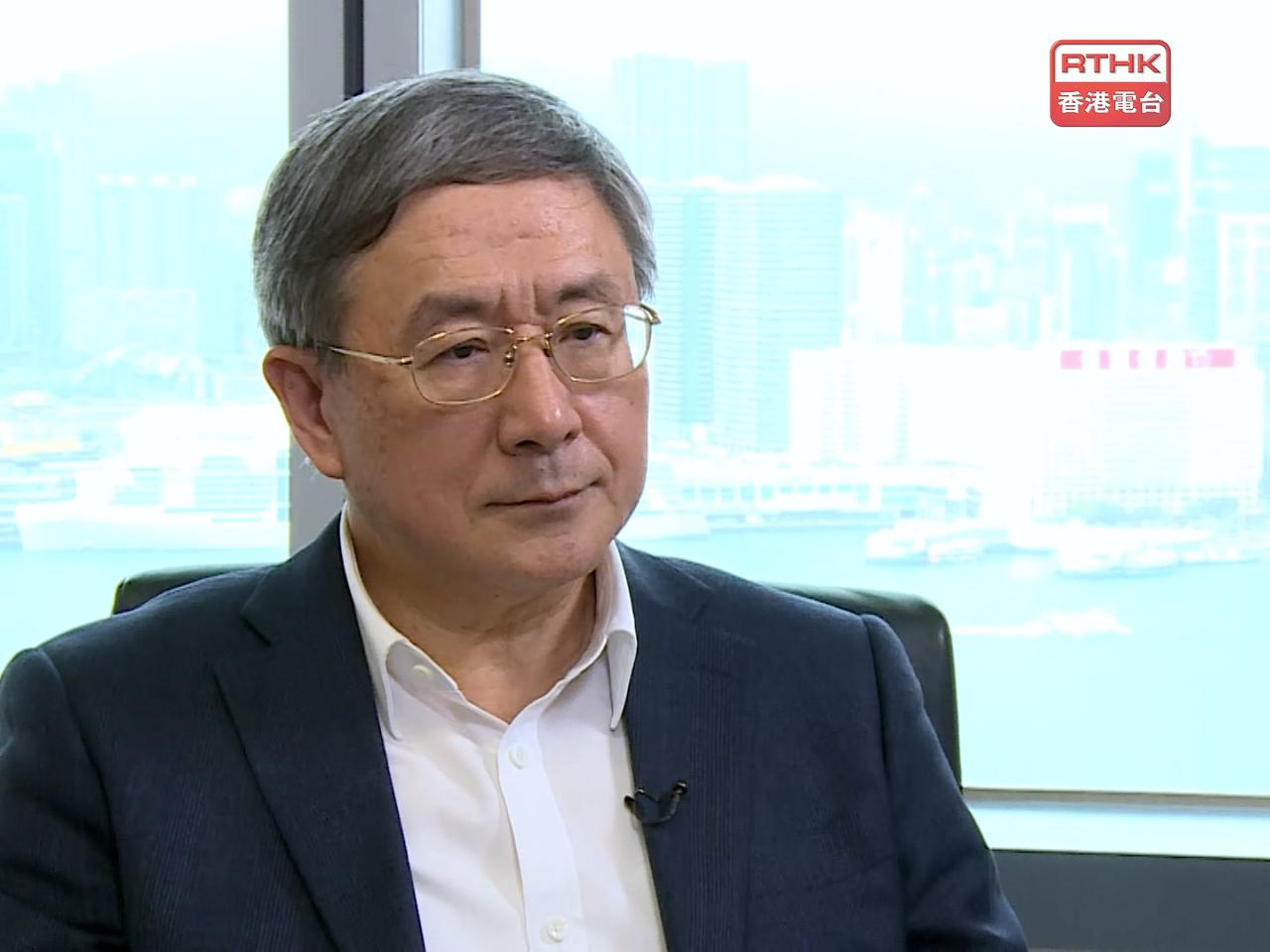 卓永興接受本台專訪，表示明白宏福苑居民希望上樓查看，認為必須在安全情況下進行。（張連登攝）