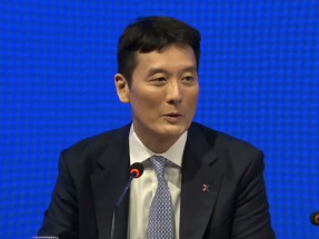 港交所市場主管余學勤表示，正推進零日期權相關工作，希望盡快推出。（網上直播截圖）