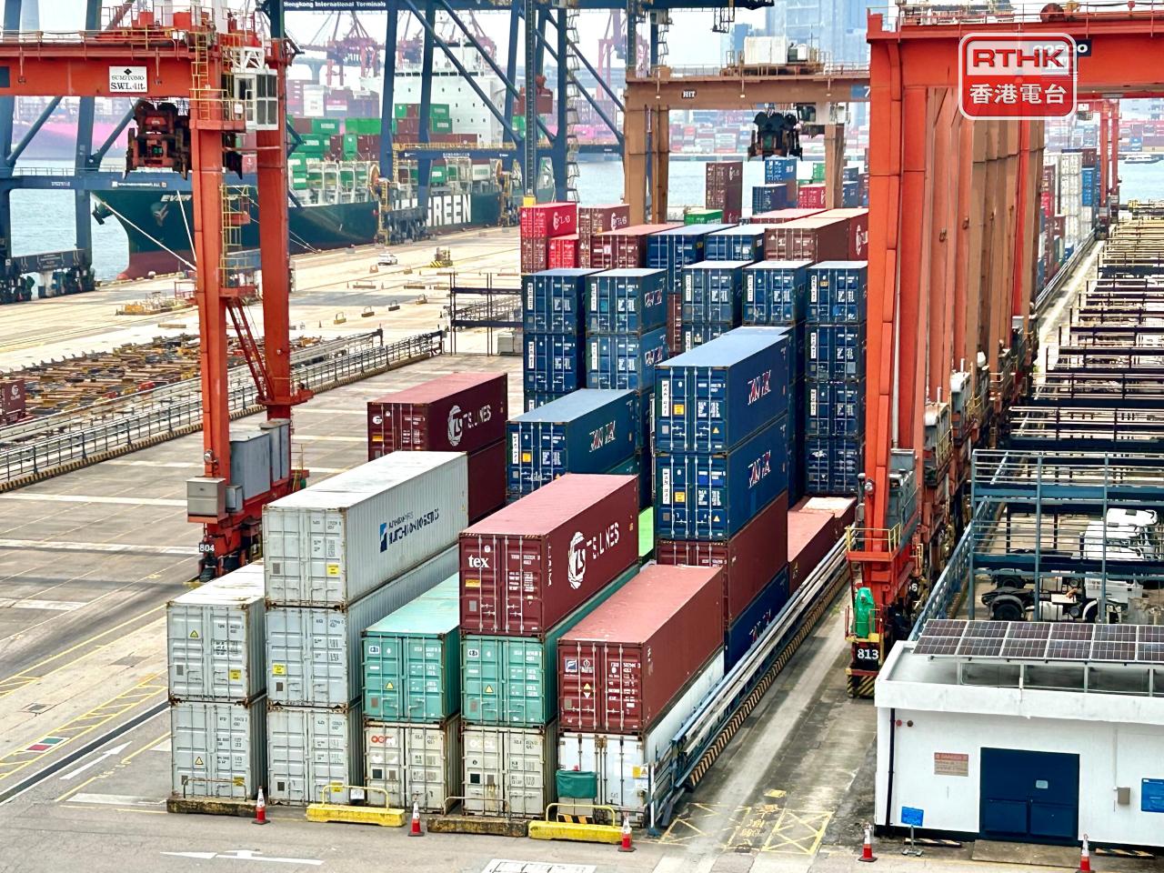 本港1月商品整體出口貨值按年上升33.8%，連升23個月。（港台圖片）