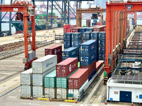 本港1月商品整體出口貨值按年上升33.8%，連升23個月。（港台圖片）