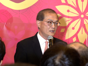 盧寵茂表示，公營醫療收費改革能將有限資源更精準幫助真正有需要的人。（葉美薏攝）