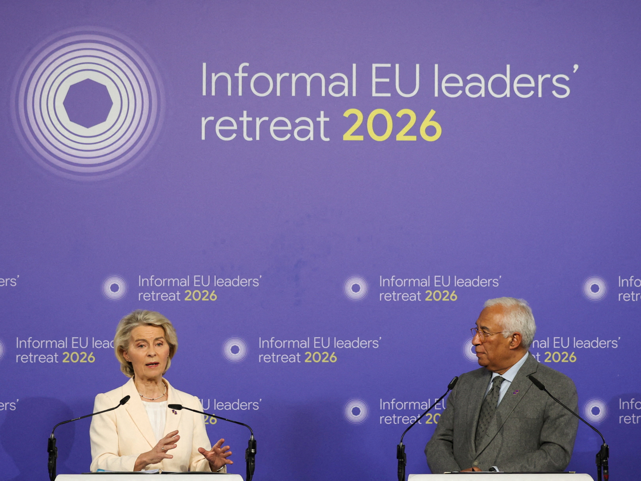 馮德萊恩（左）及科斯塔（右）就伊朗局勢發表聯合聲明，指事態令人深感擔憂，呼籲各方保持最大克制。（路透社資料圖片）