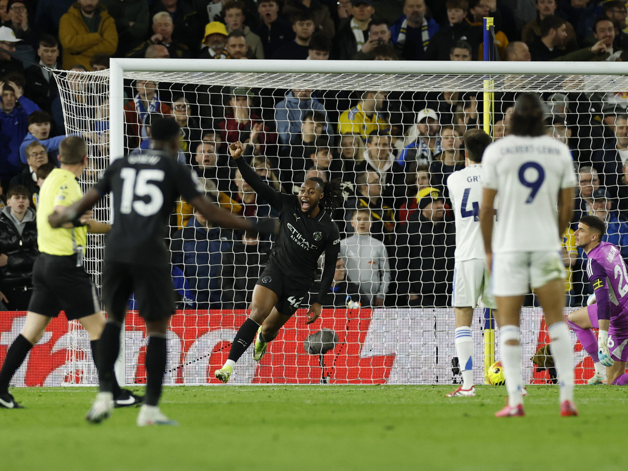 施曼尤慶祝入球。（路透社）