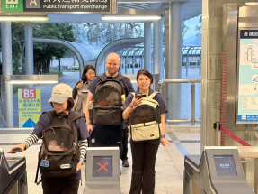 獲港鐵支持行善日合規狗隻今日可乘重鐵　狗主冀有更多友善措施