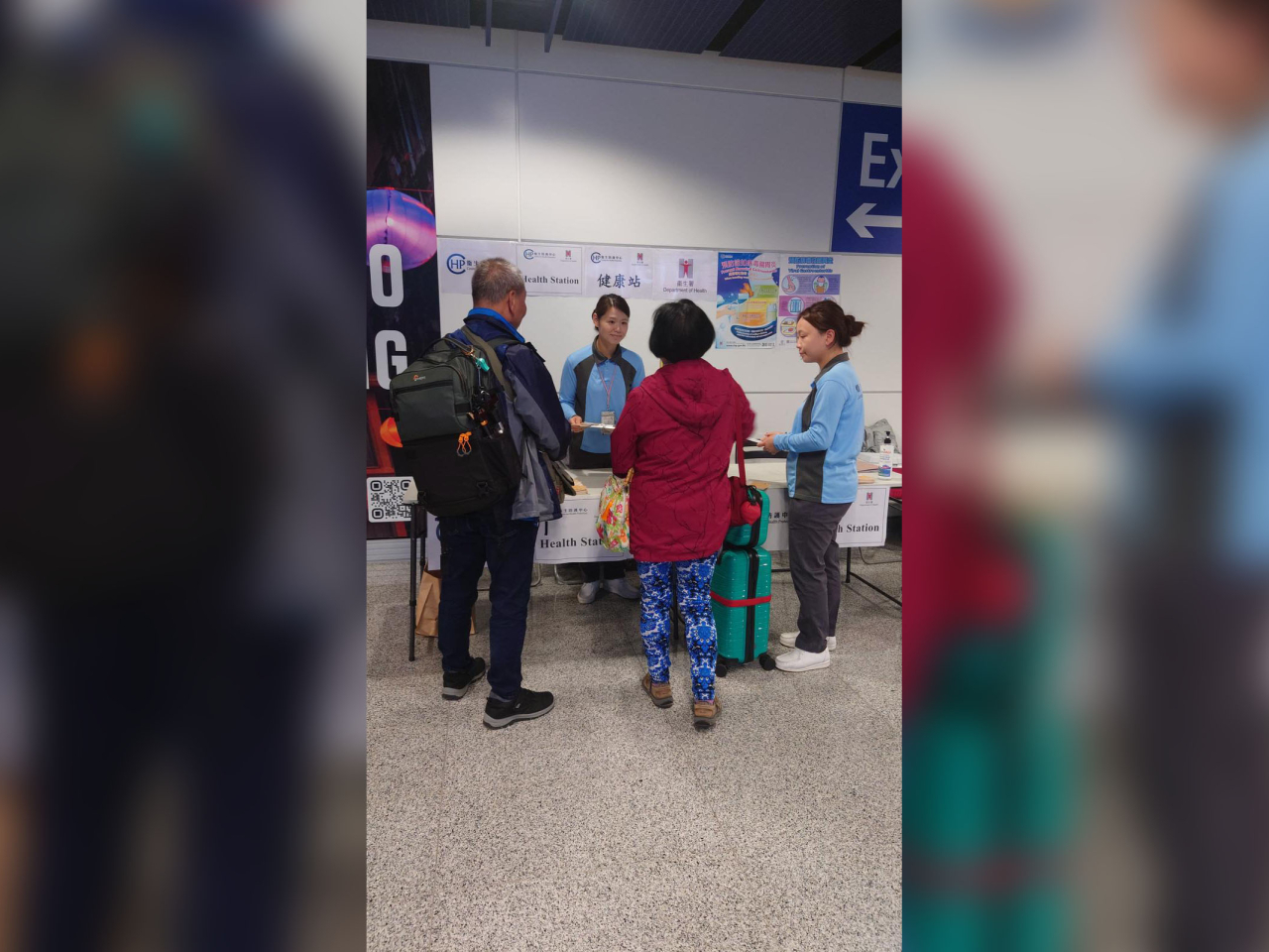 啟德郵輪碼頭設臨時醫護站為郵輪乘客提供健康評估。（政府新聞處）