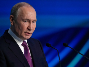 普京（圖）讚揚哈梅內伊為發展俄伊友好，作出巨大的貢獻。（路透社）