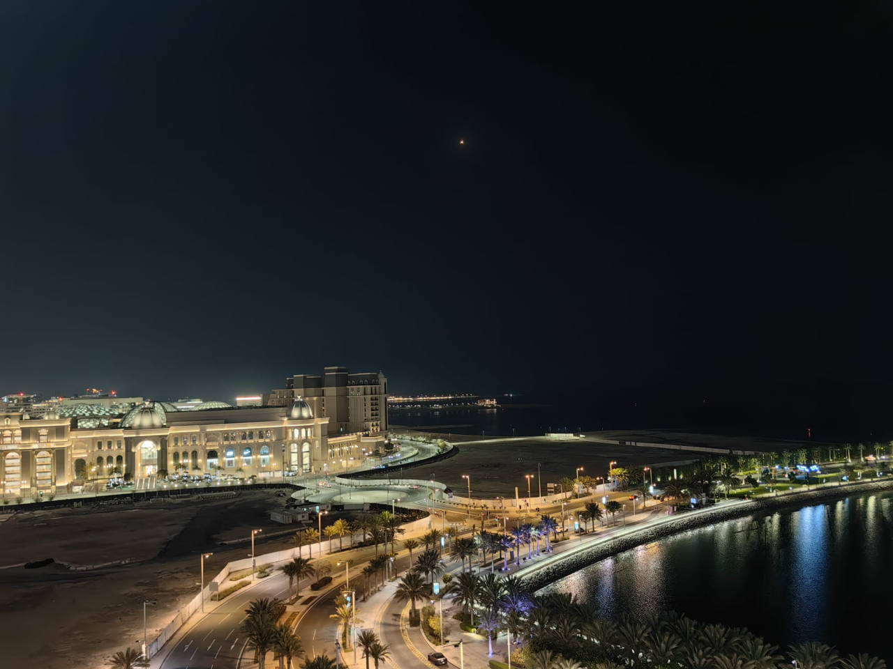 有在卡塔爾經商多年的港人表示，政治動蕩始終影響營商環境，但「有危就有機」。（受訪者提供相片）