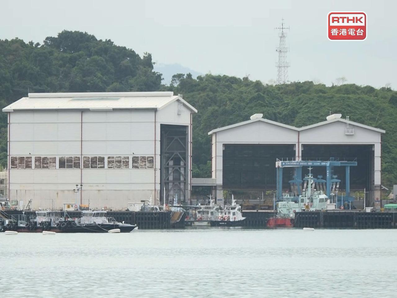 昂船洲政府船塢早上10時許有船隻在檢查期間，懷疑有機件故障，發生爆炸。（梁禎祥攝）
