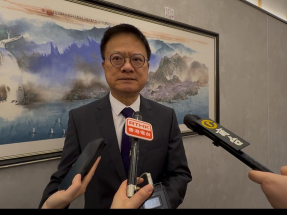 蕭澤宇稱若牌照收入減少而租金及員工薪酬等開支上升，可能或考慮增加牌照費。（李意琴攝）