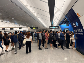 港鐵東鐵綫行車時間一度受事故影響。（鍾慧儀攝）