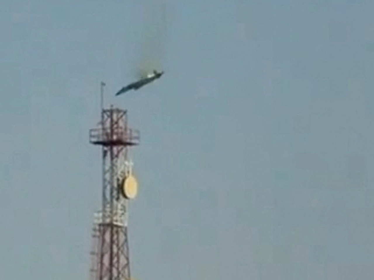 一架美軍戰機在科威特境內墜毀。（路透社）