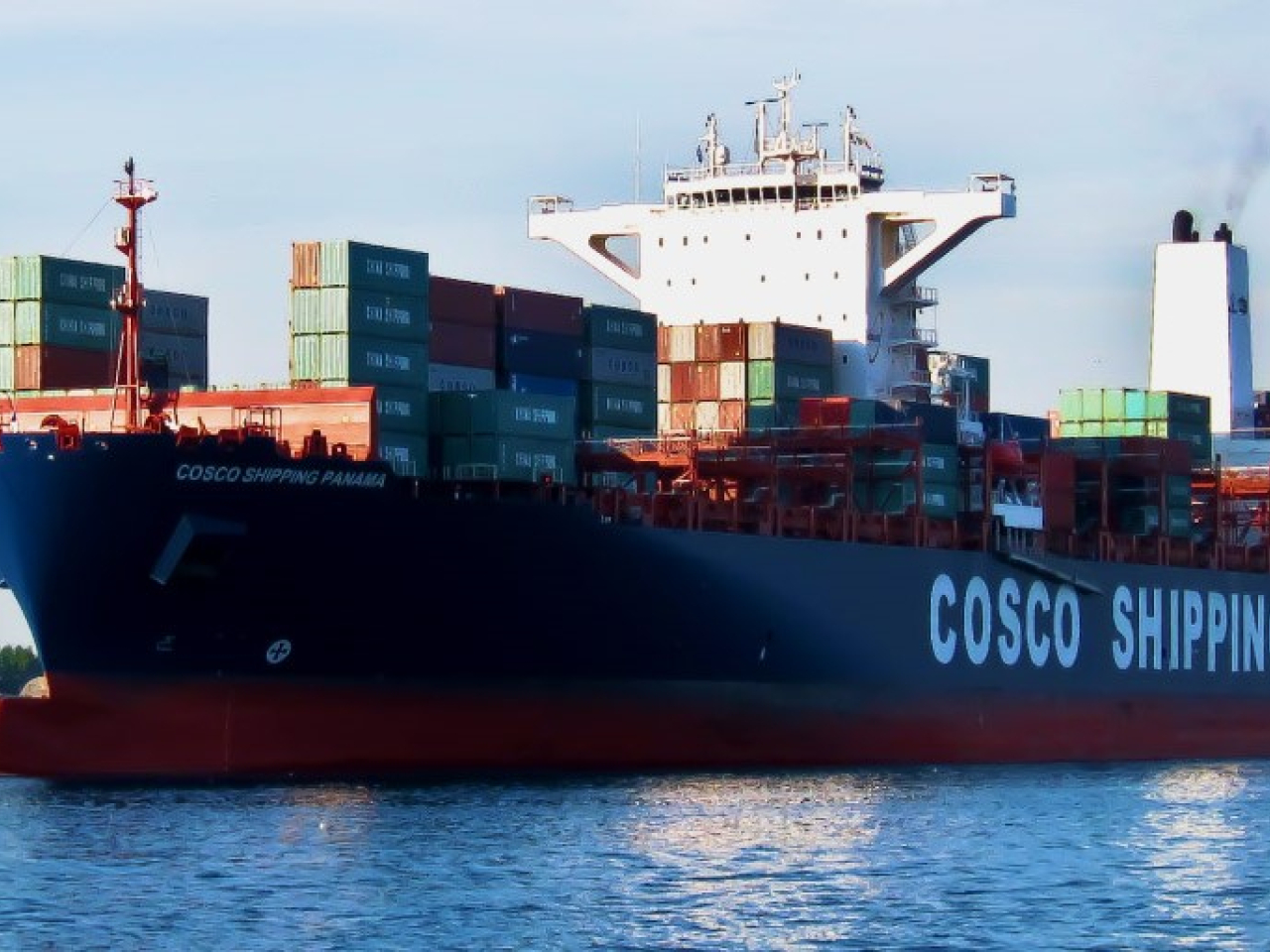 中遠海運表示，正評估所有船上貨物後續處置方案，包括可能的替代卸貨港。（公司圖片）