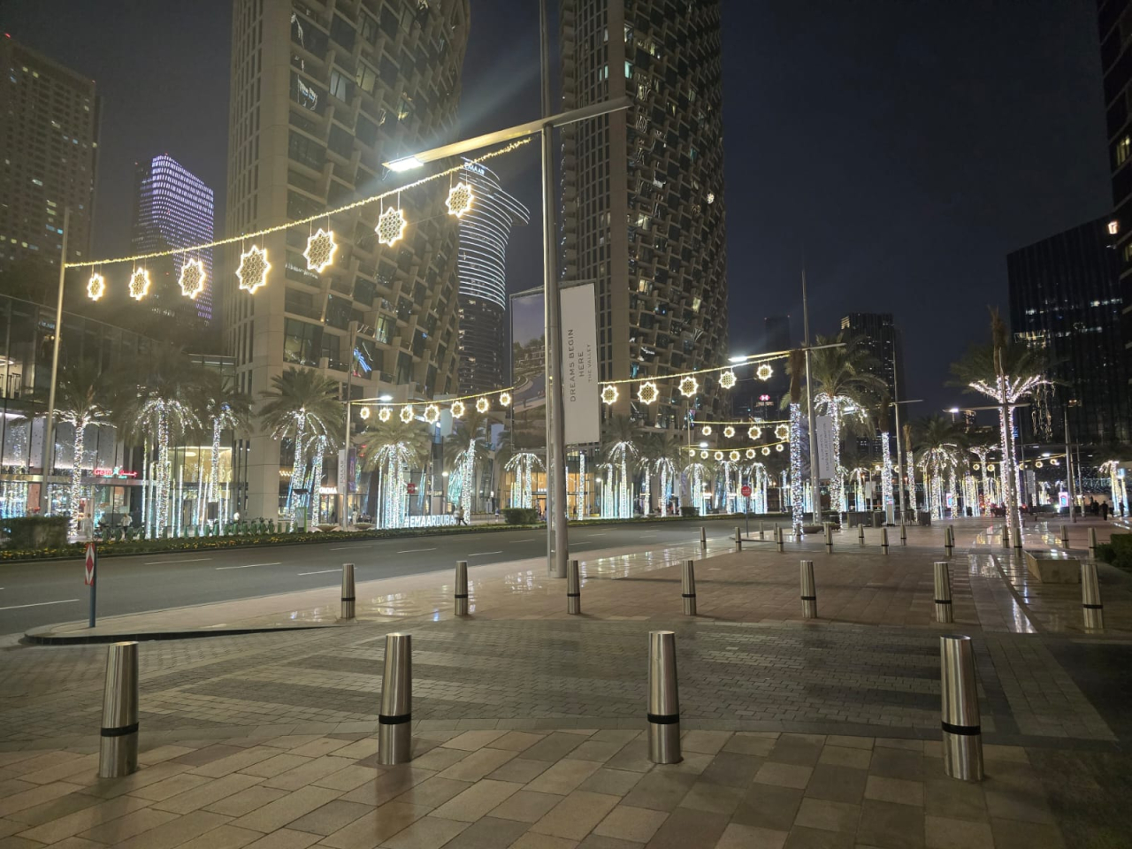 有在迪拜的港人表示，市面大致平靜，但一些旺區人流明顯較少。（受訪者提供）