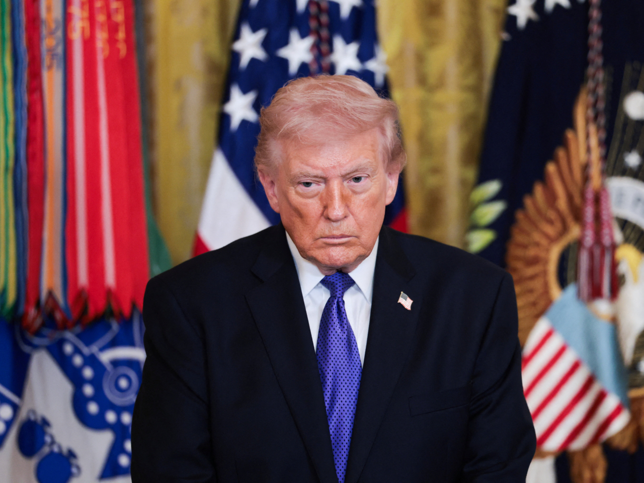 特朗普說伊朗構成迫切威脅，美國的行動可能會持續四至五星期，甚至更長。（路透社）