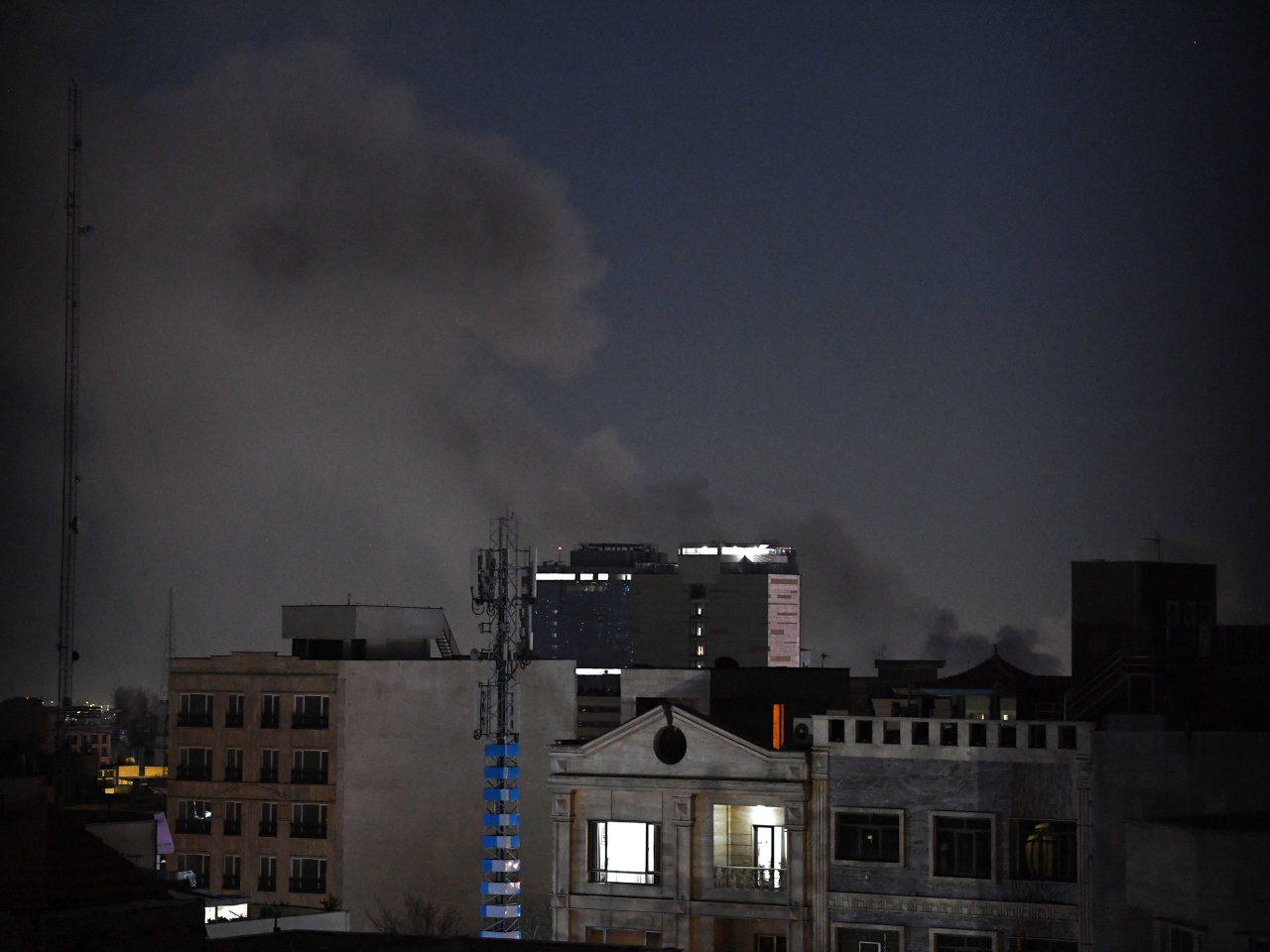 美以兩國對伊朗的軍事打擊持續。圖為日前伊朗首都德黑蘭晚上市區的情況。（新華社資料圖片）