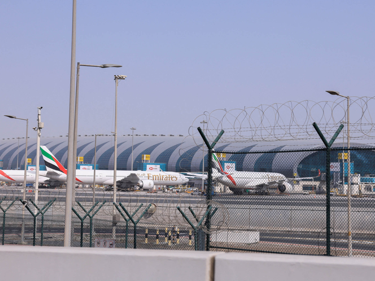 劉佩玲指，不論是機場關閉或航班取消等，都因為戰事所引致，因此旅遊保險都不能提供保障。（路透社）