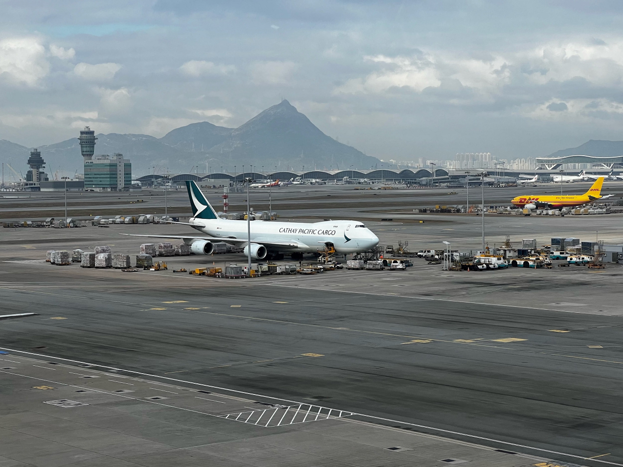 Cathay Pacific said a ticket waiver policy allows customers to rebook, reroute or refund their tickets without the usual fees. Photo: RTHK