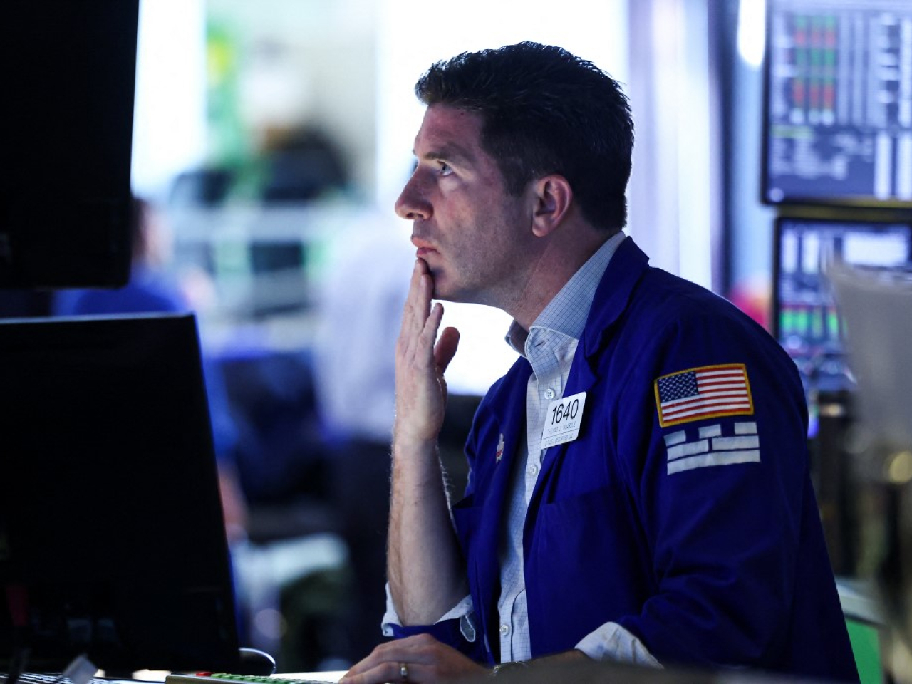 道指低見47626點，最多曾跌約1280點，其後跌幅一度收窄至約210點，最終收市報48501點，跌403點，跌幅0.8%。（法新社資料圖片）