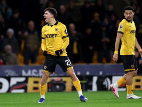 為狼隊先開紀錄的高美斯。（法新社）