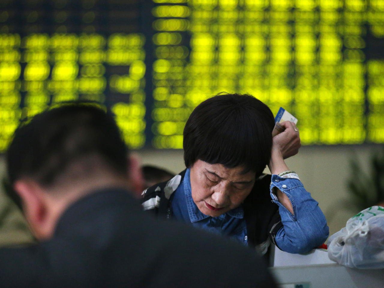 滬深股市跌近1%或以上，航運、貴金屬及證券股受壓。（新華社資料圖片）